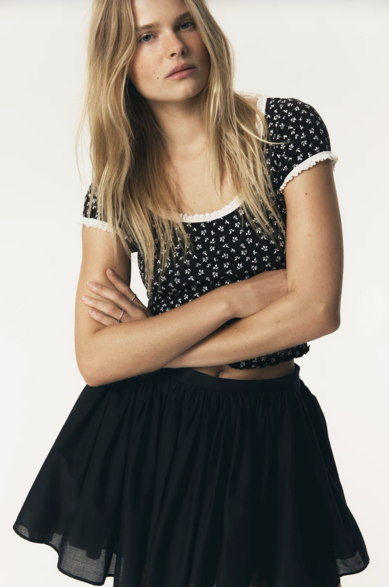 Remera Rib Estampada con Puntilla Negra - H&M