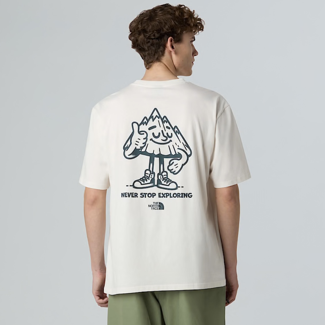 Remera The North Face “Never Stop Exploring” – Relaxed Fit