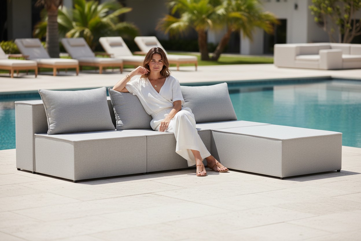 3-Sitzer-Sofa mit armlosem Hocker 