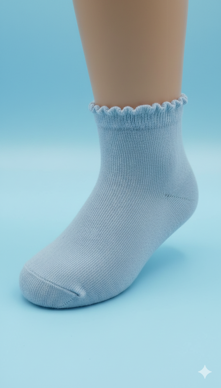 Kids white ankle socks