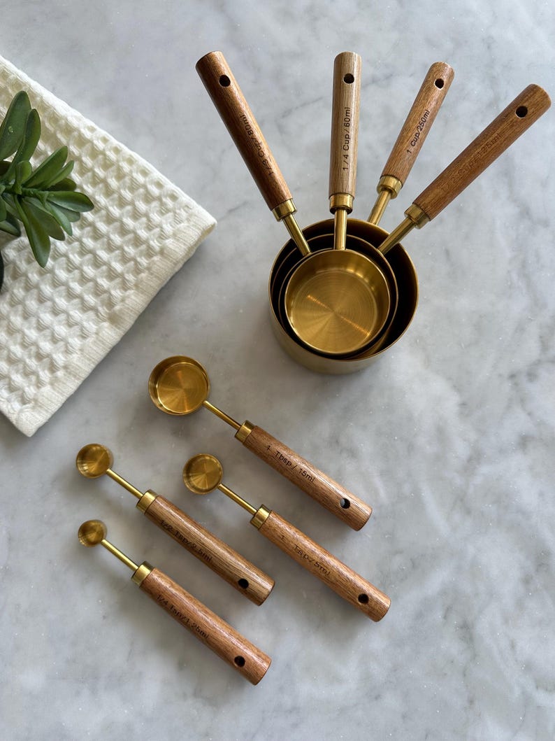 Elegant Acacia Wood and Gold Measuring Cups and Spoons Set - Rustic Kitchen Decor and Stylish Baking Tools