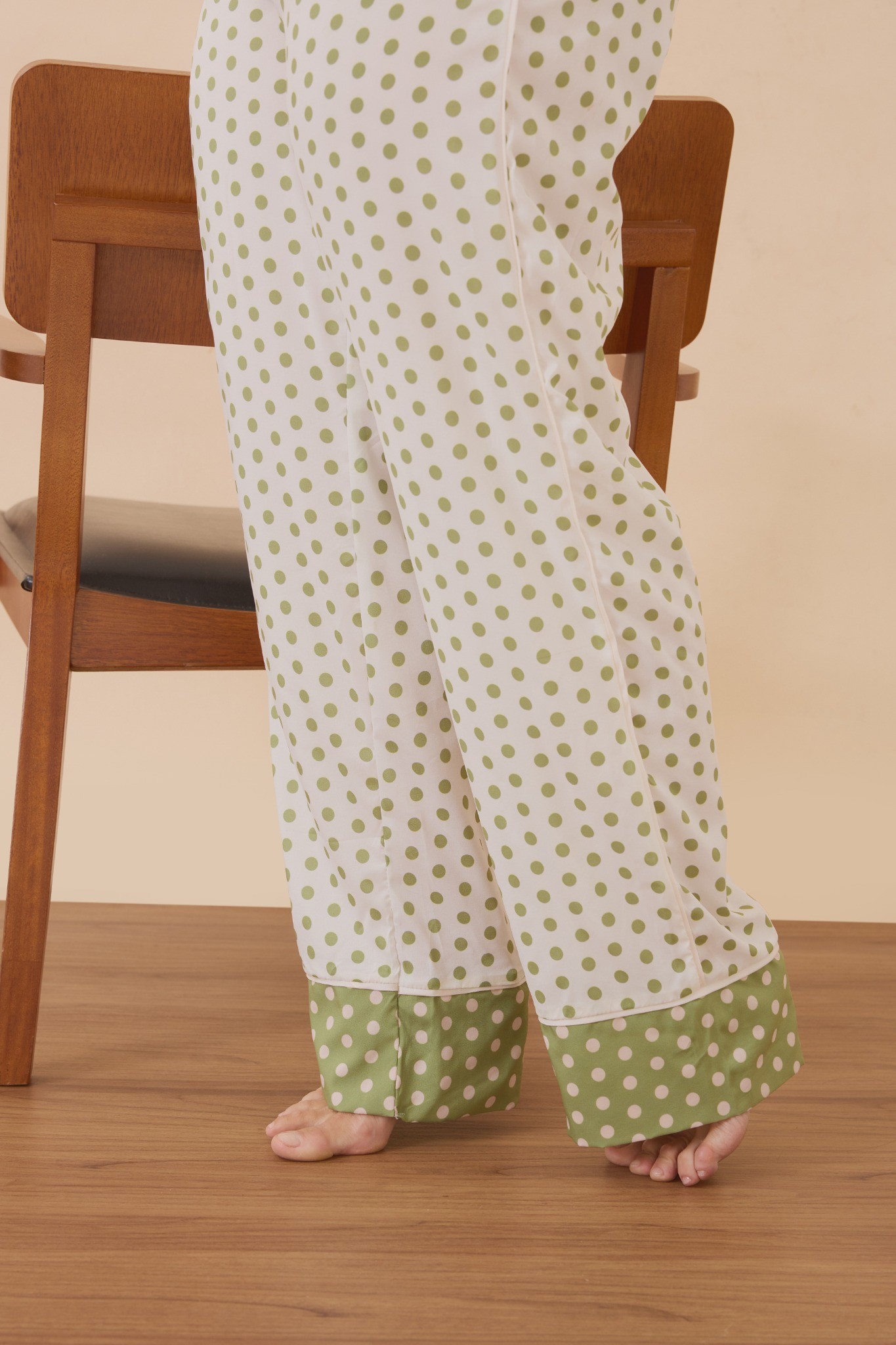 Pijama Longo Estampa Poá Oliva