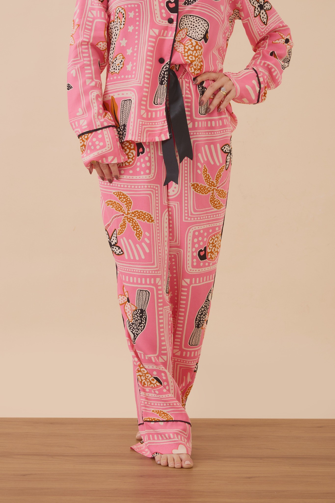 Pijama Estampa Tropical Longo