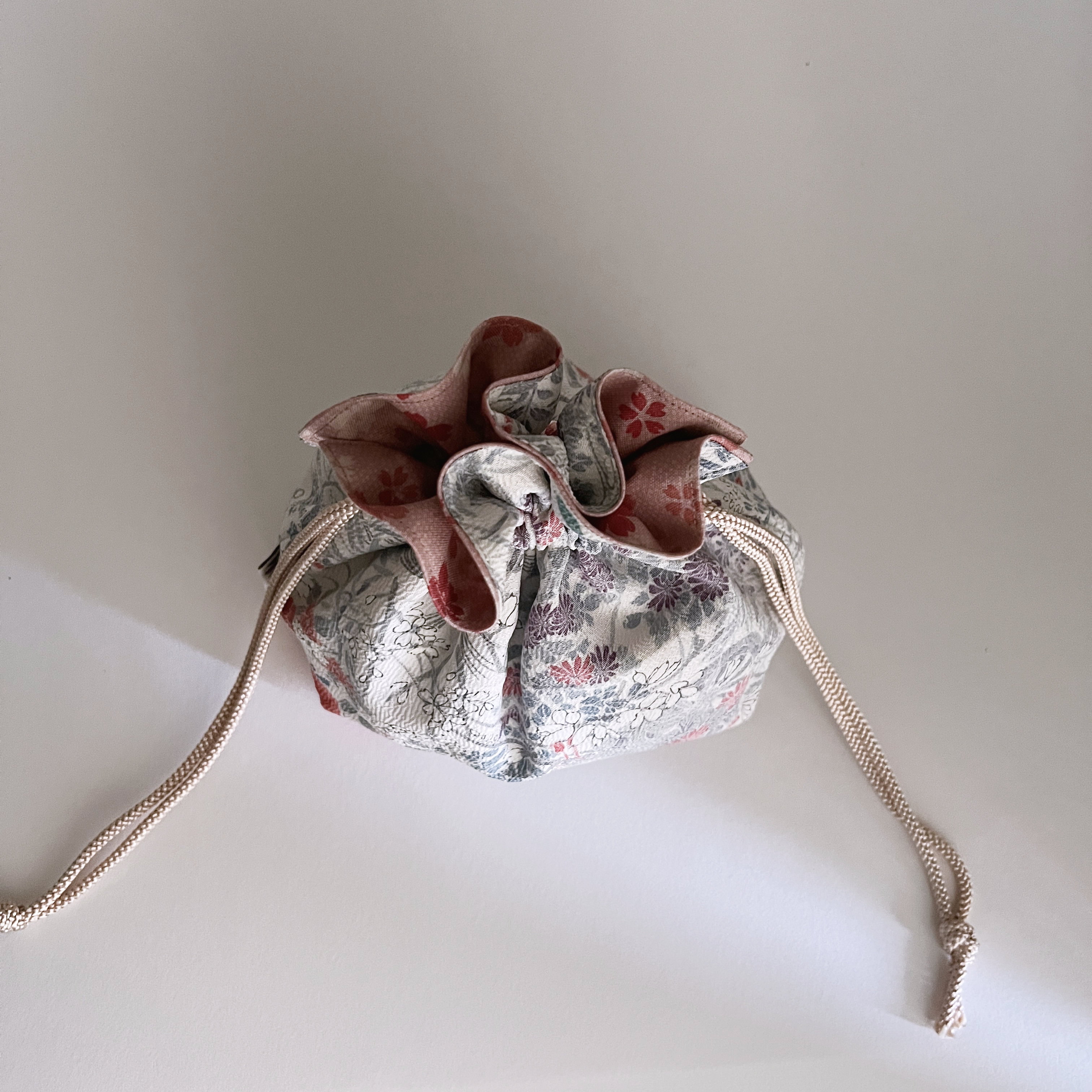 Light Grey & Pink Crepe Silk Kinchaku