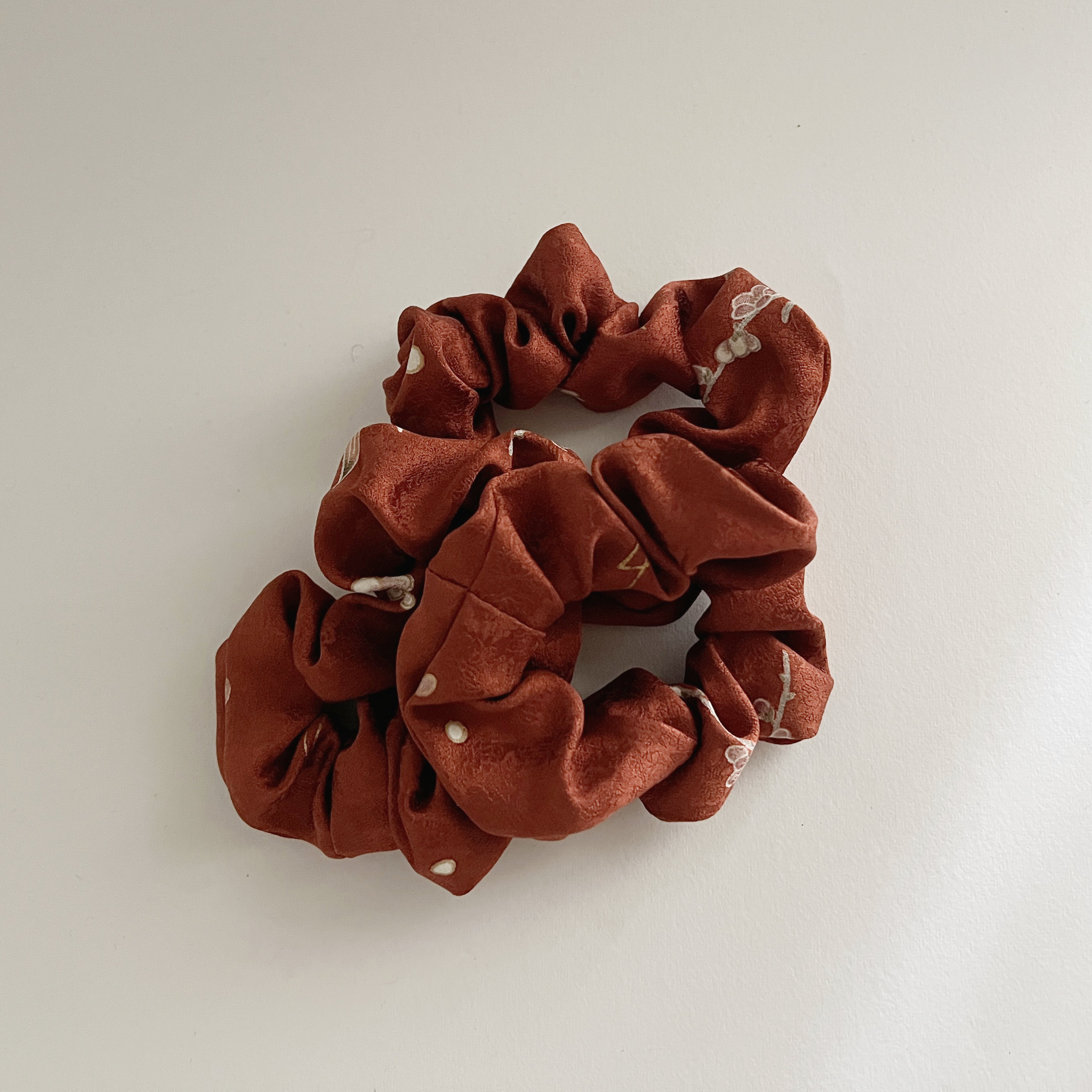 Azuki Red Silk Scrunchie x 1