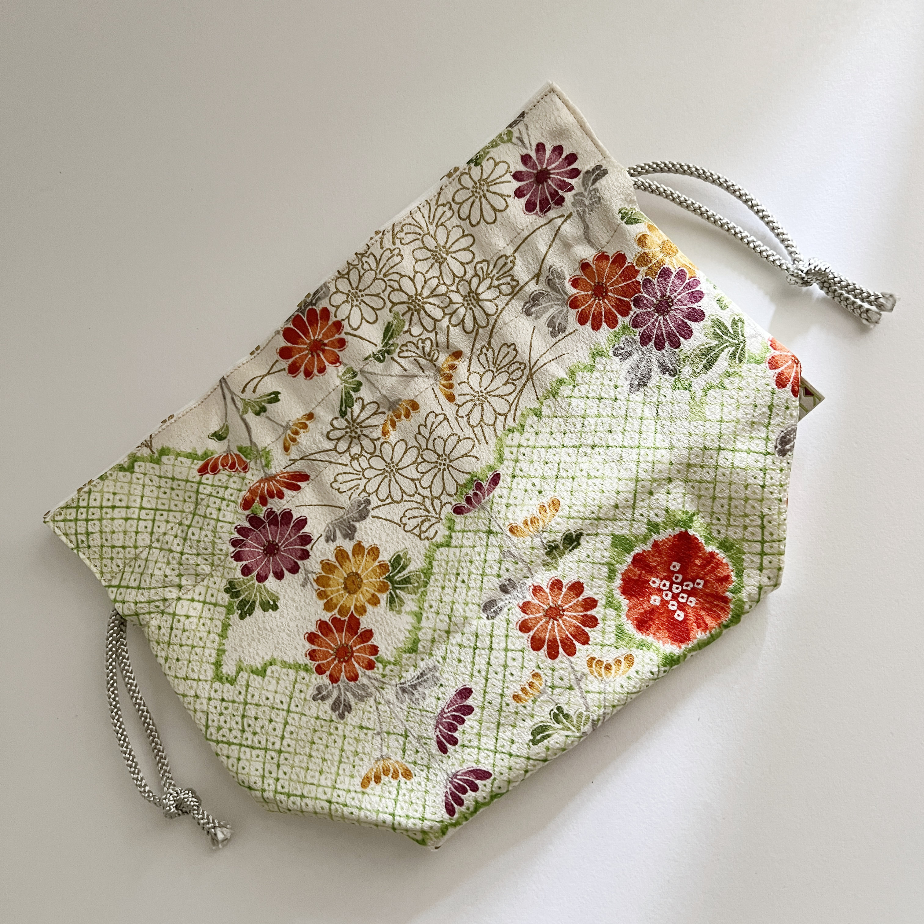 White & Green Mini Chrysanthemums Silk Pouch