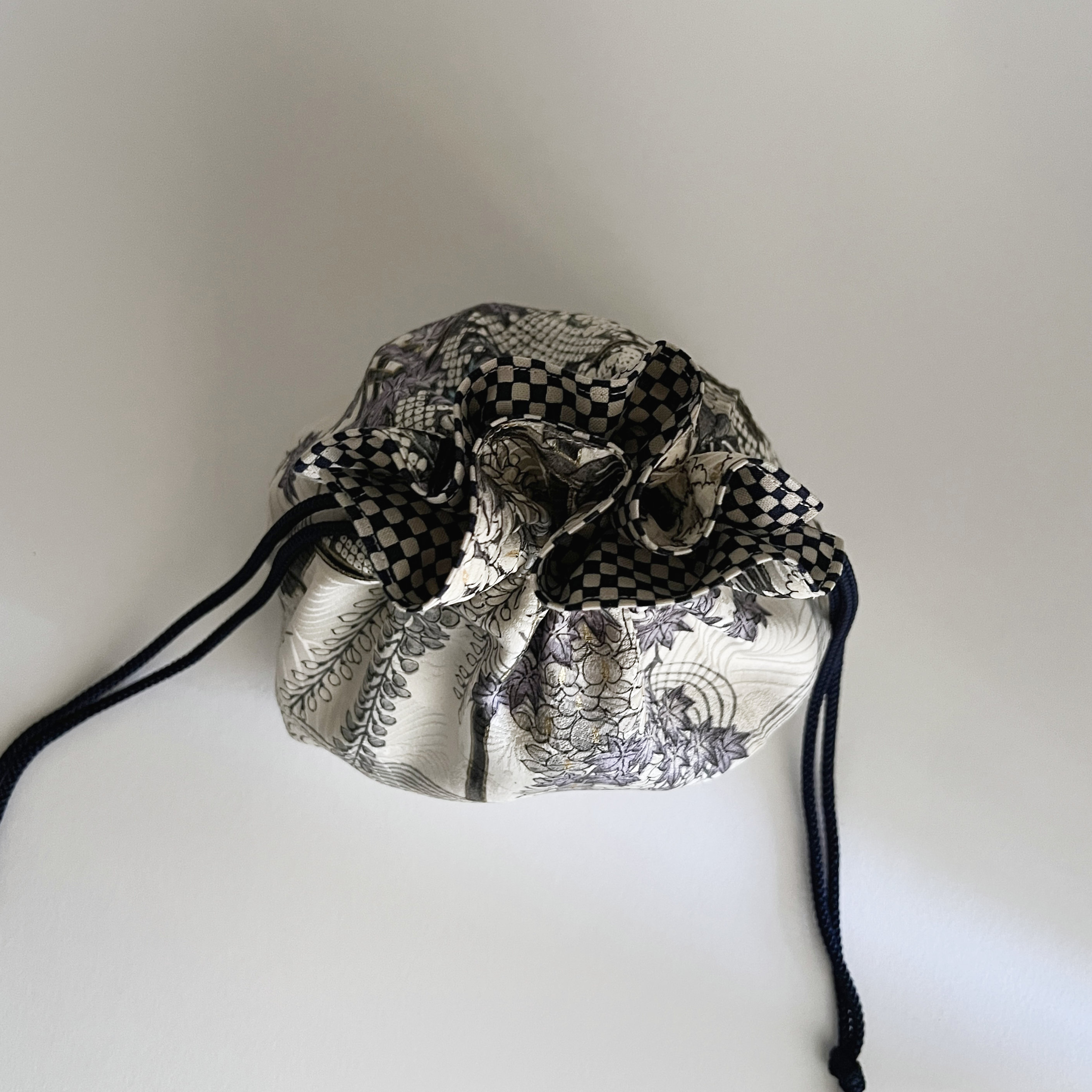 White + Black + Blue Chrysanthemum Silk Kinchaku Bag