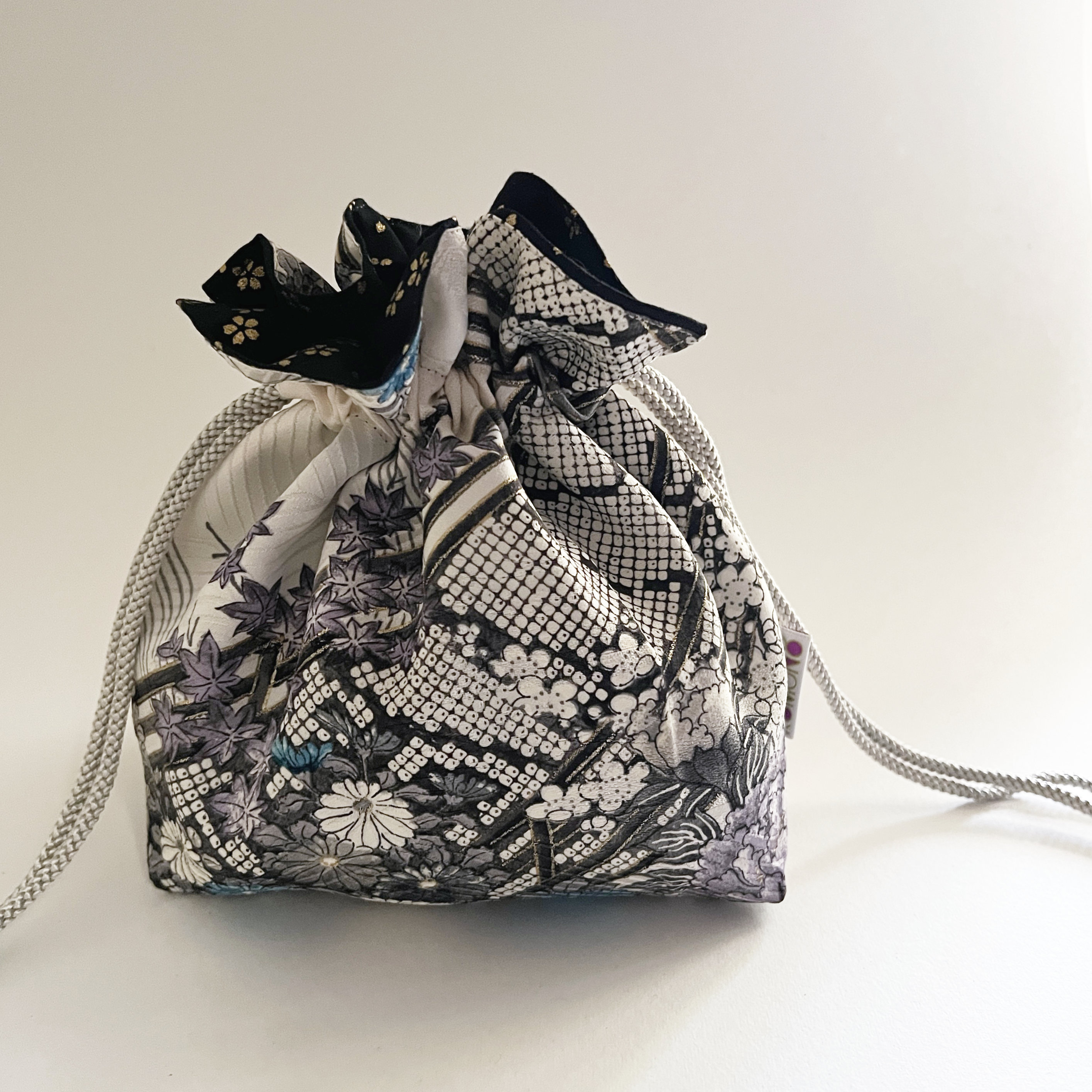 White + Black + Blue w. Black Lining Silk Kinchaku