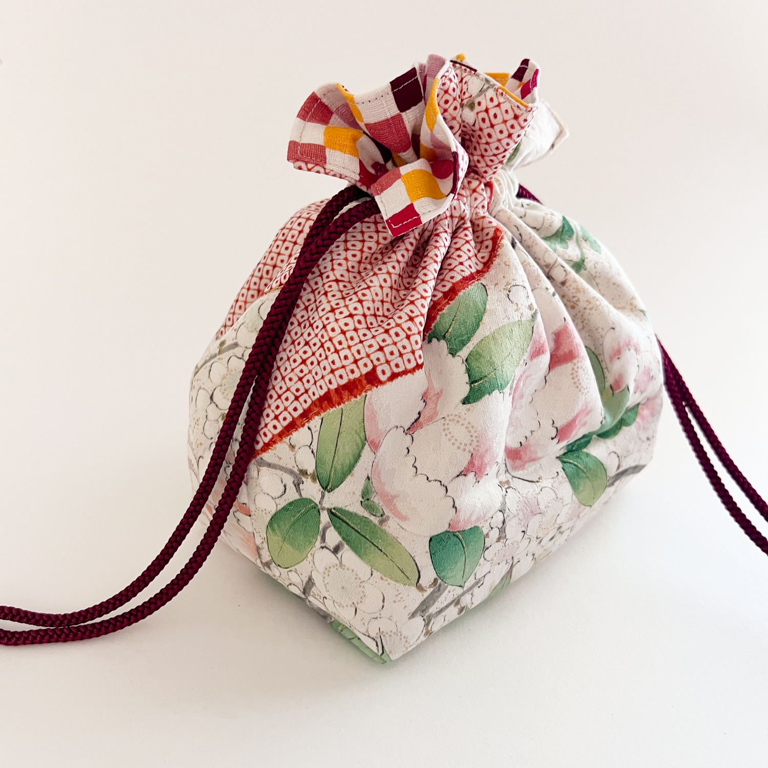 Peony White & Red Smooth Silk Kinchaku