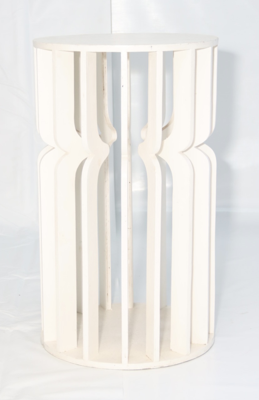 White Circular Cake Stand