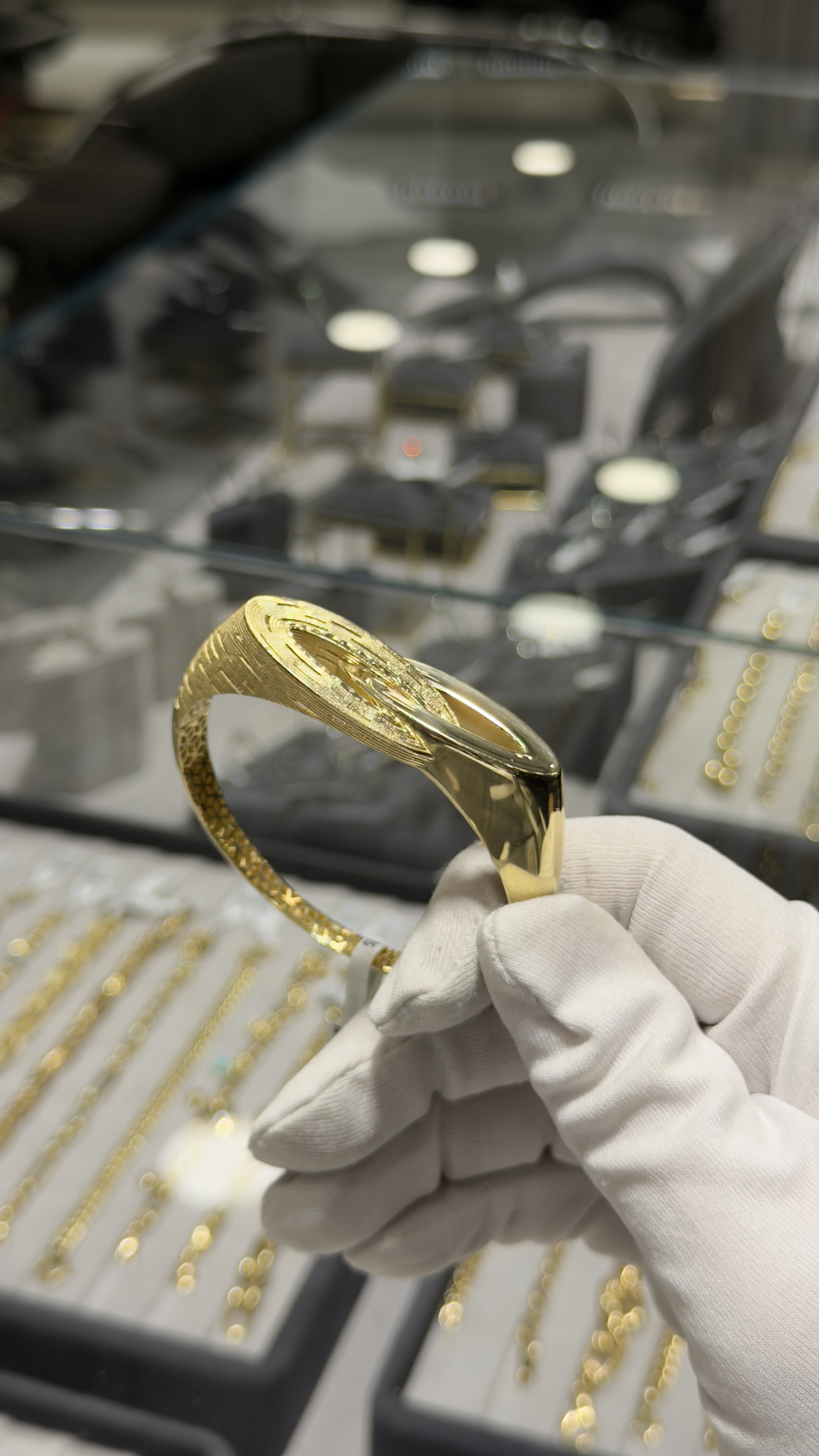 Özel Tasarım Altın Kelepçe