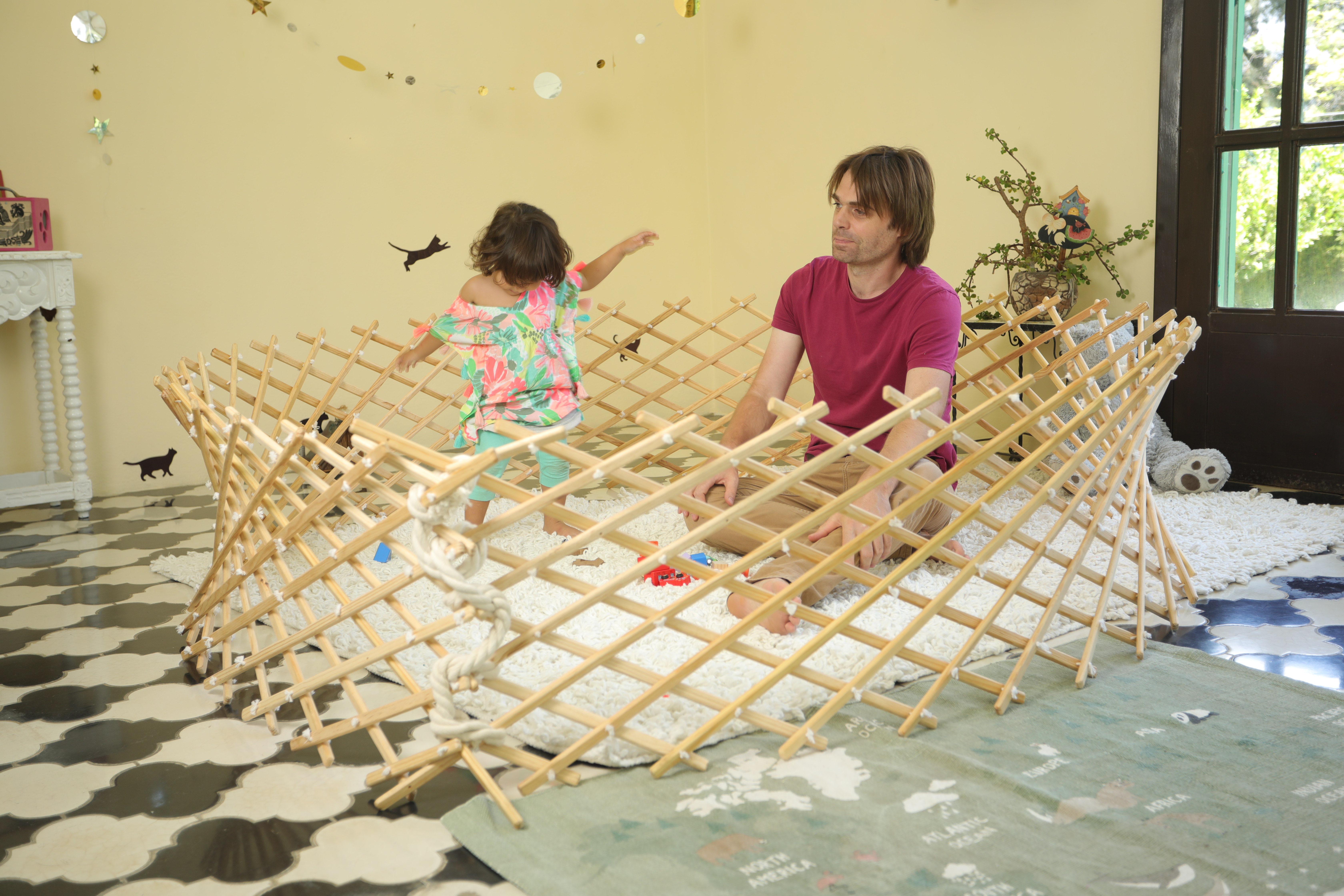 Pared de  Yurta infantil y corralito