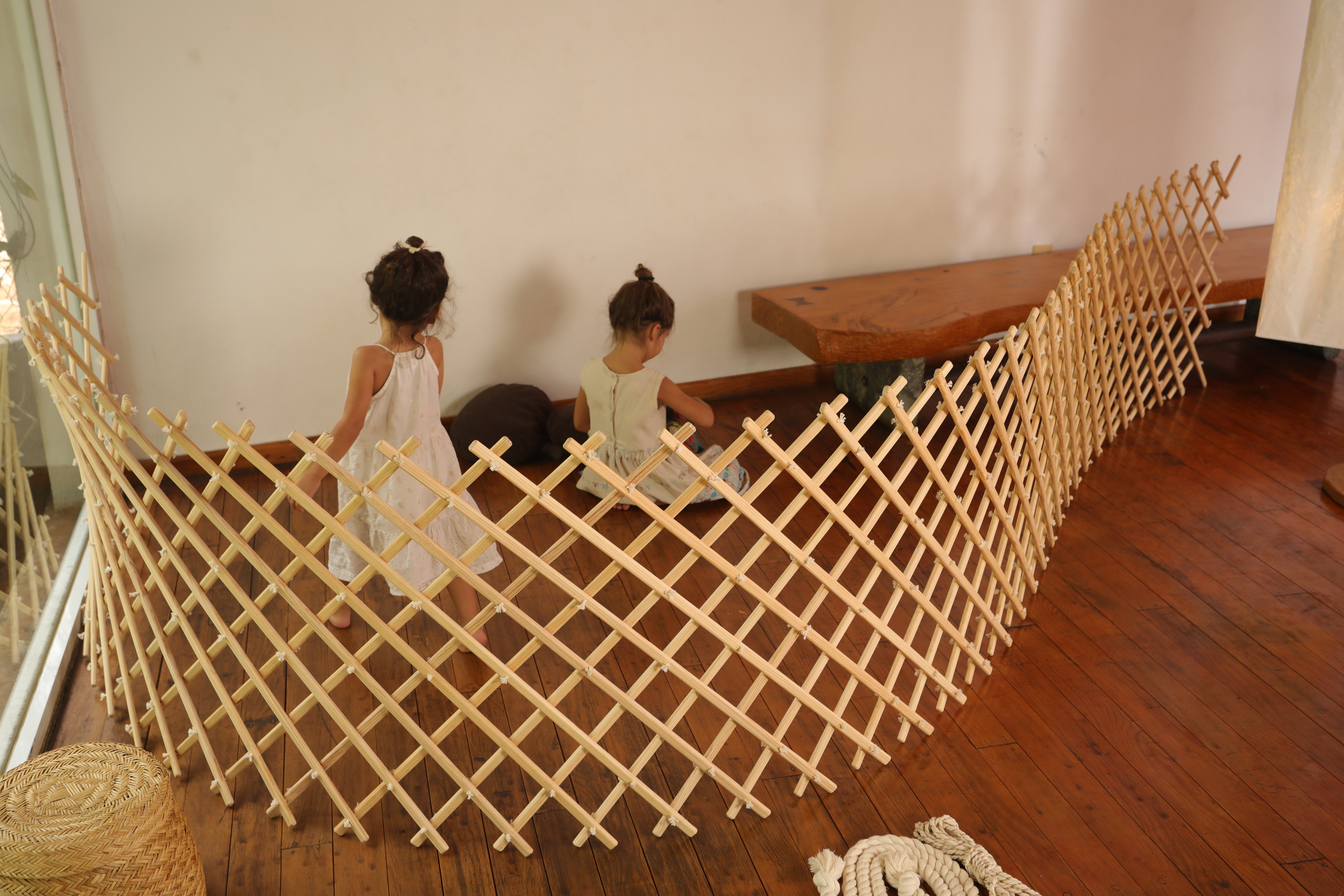 Pared de  Yurta infantil y corralito