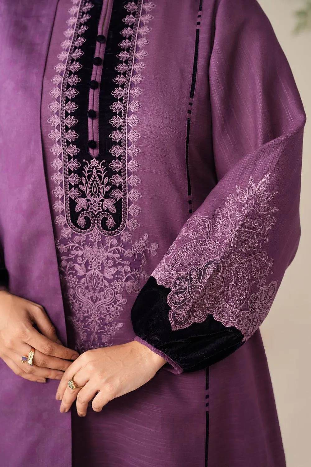 Elegant Purple Embroidered Kurta Set