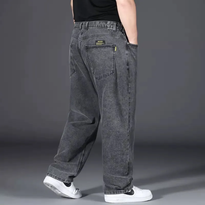 Men's Relaxed Fit Washed Jeans