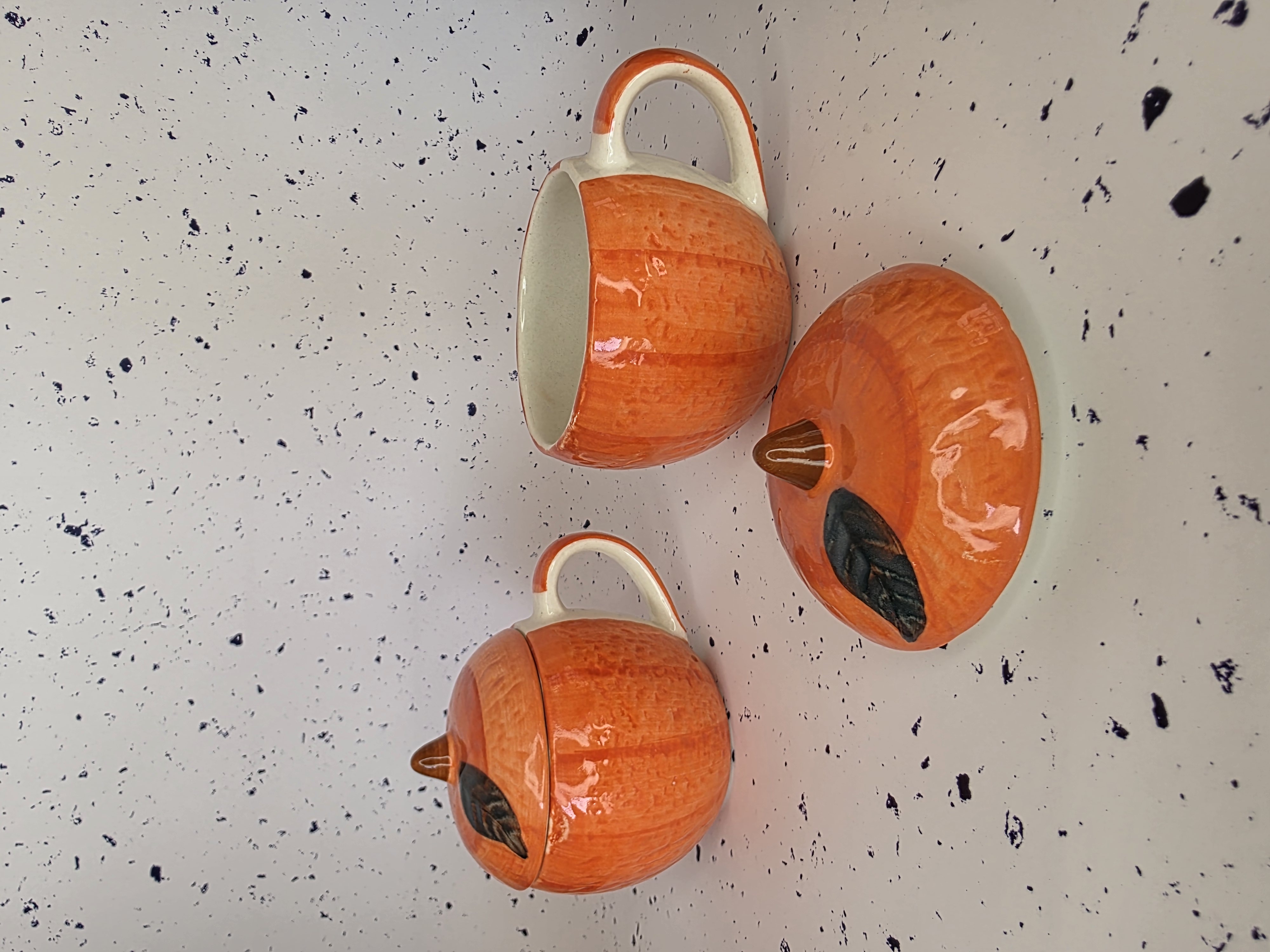 Pumpkin-Shaped Ceramic Mug Set
