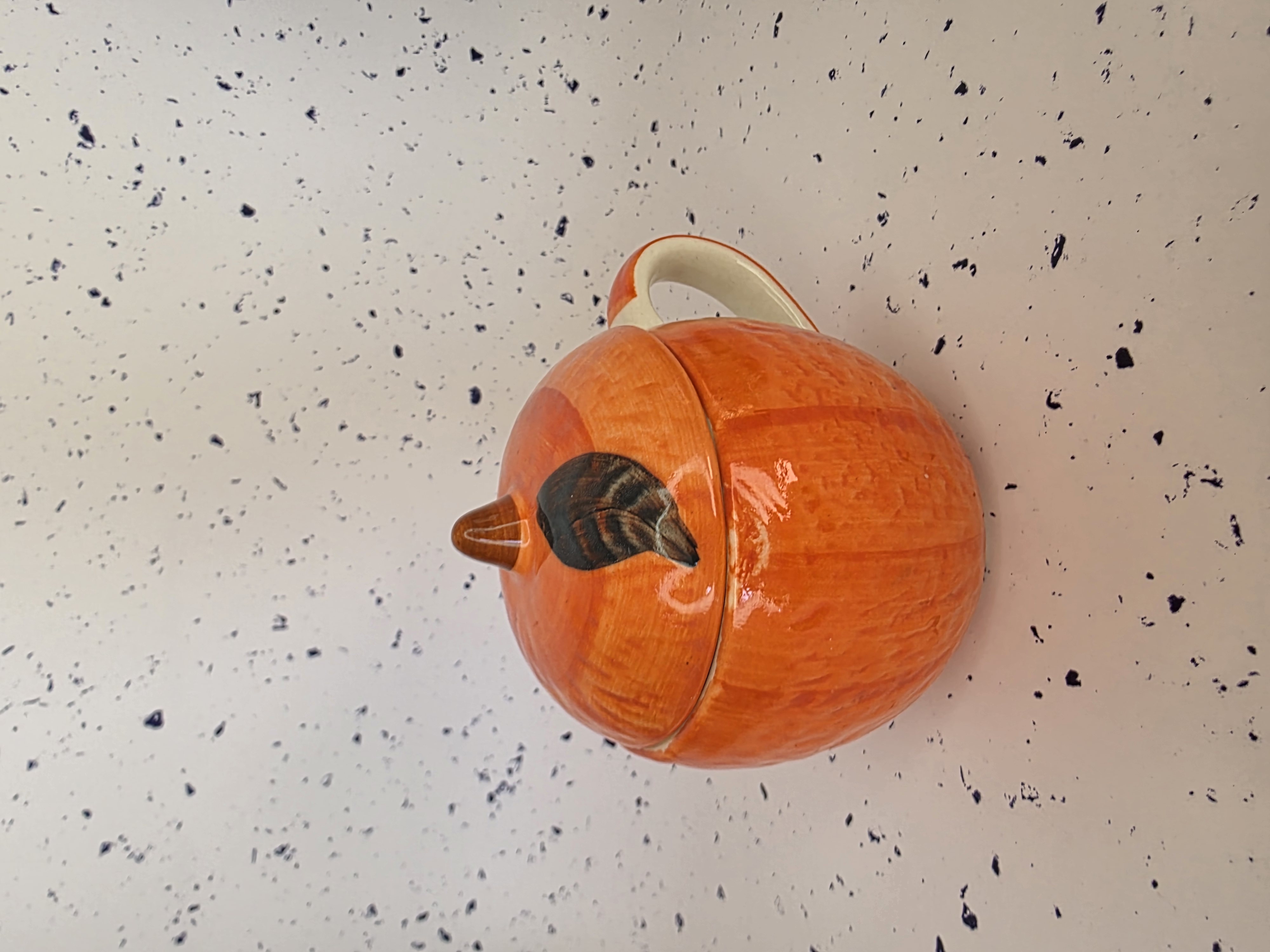 Pumpkin-Shaped Ceramic Mug Set