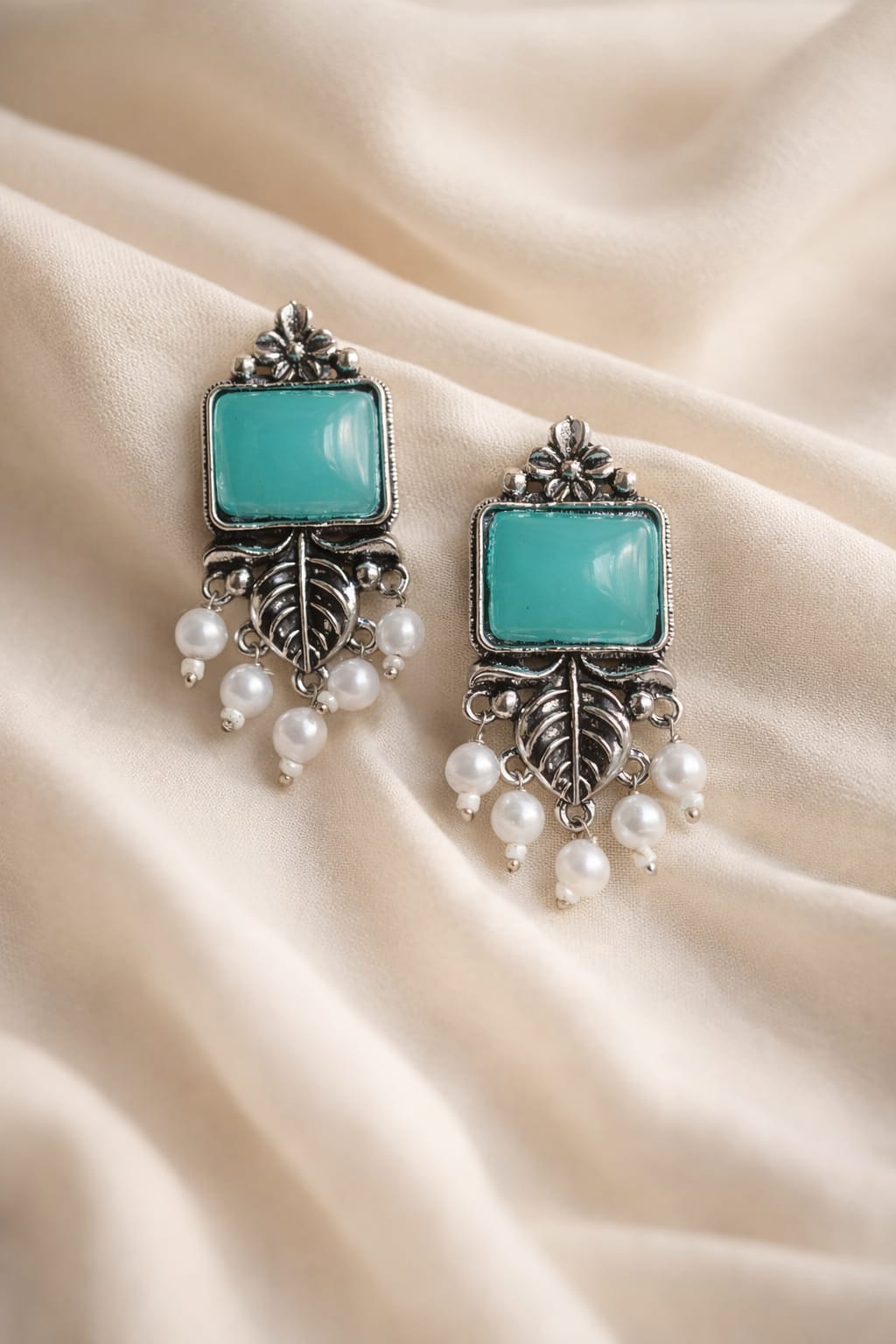 Vintage turquoise statement earring