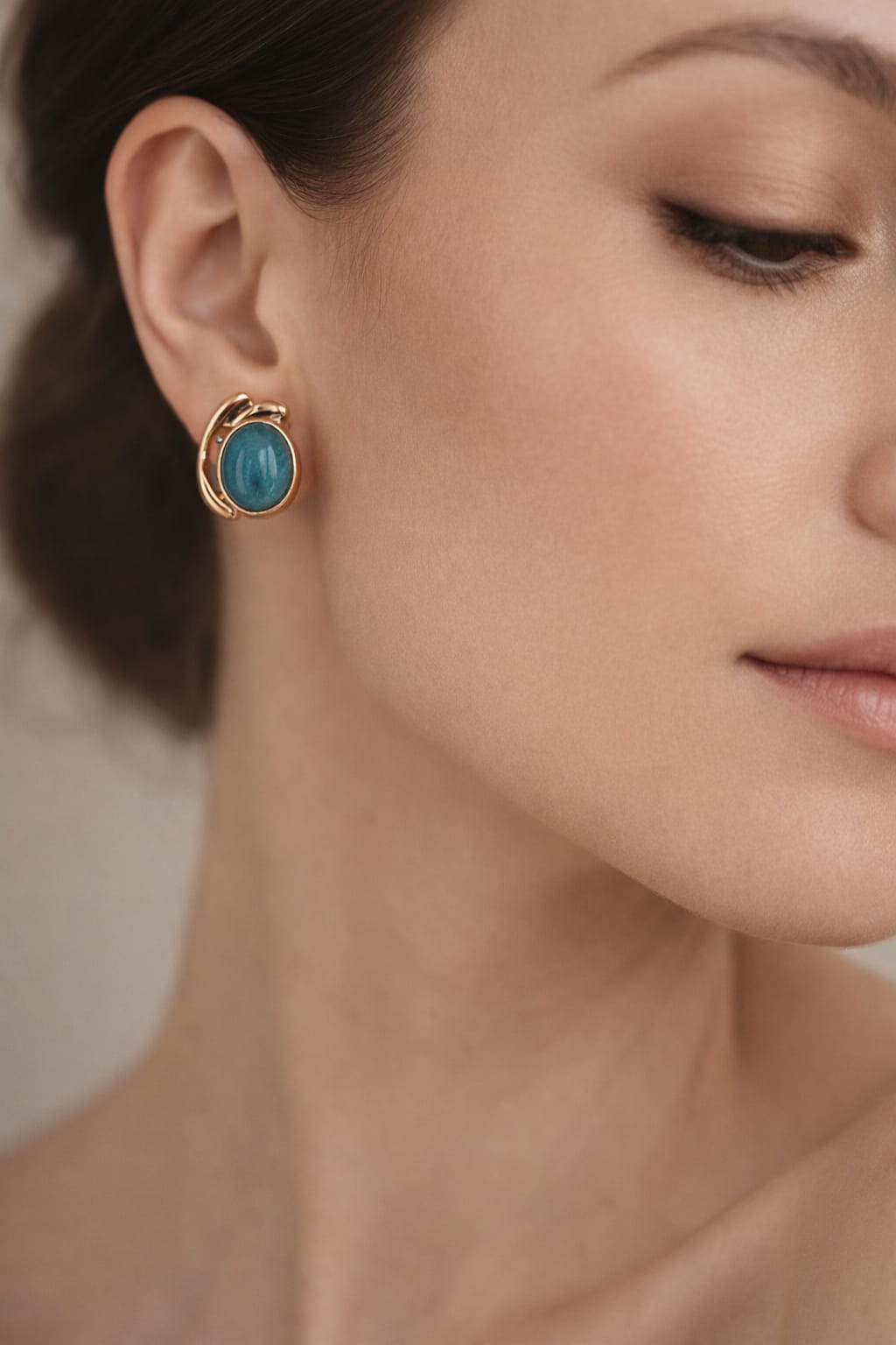 Elegant Blue Gemstone stud