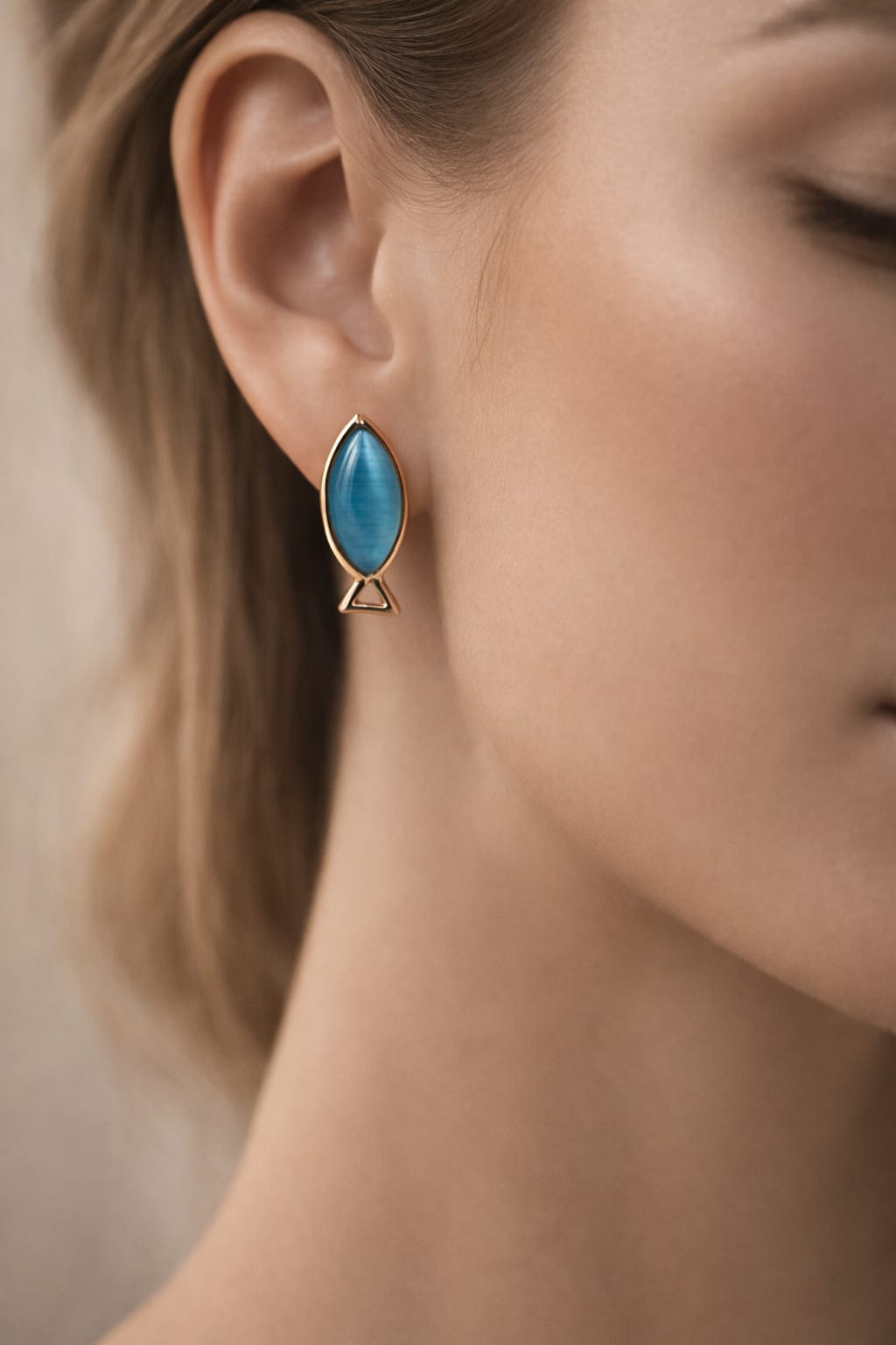 Blue gemstone gold Stud