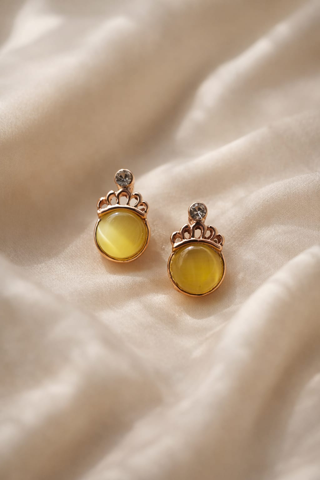 Elegant Yellow Gemstone Stud