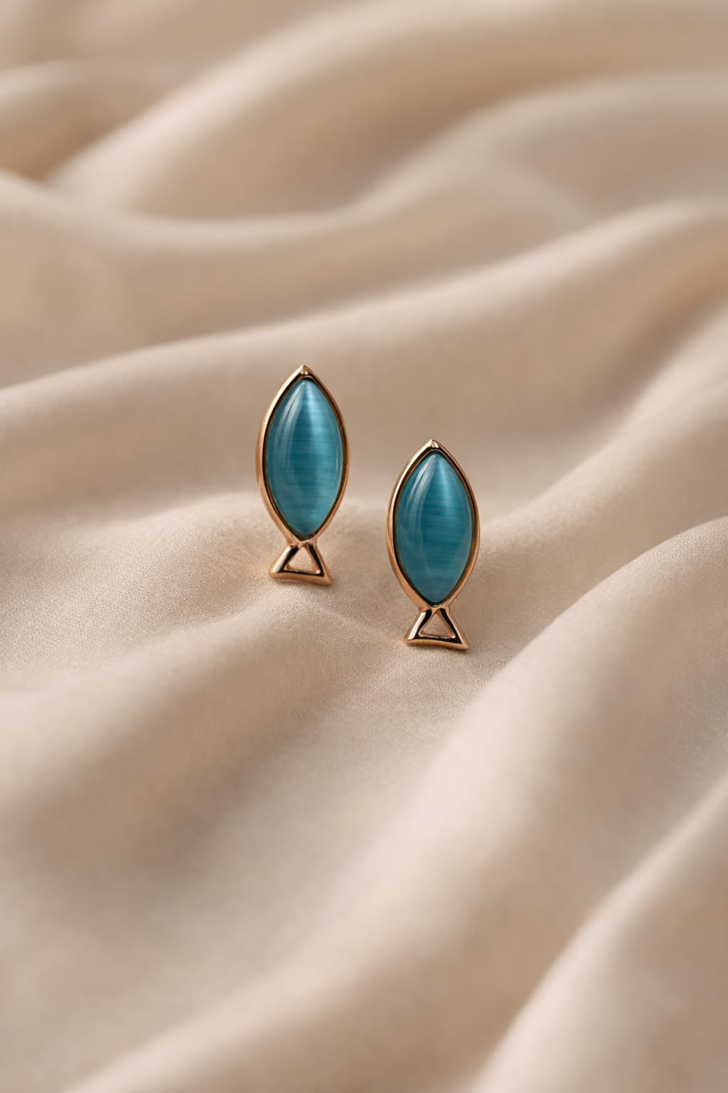 Blue gemstone gold Stud