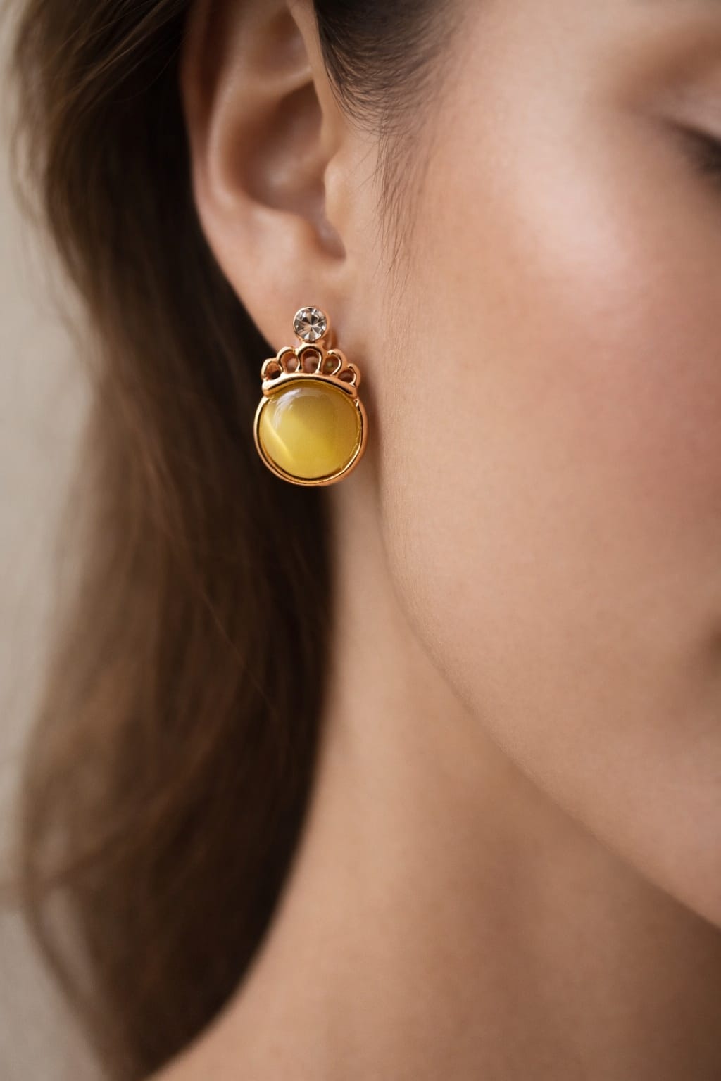 Elegant Yellow Gemstone Stud