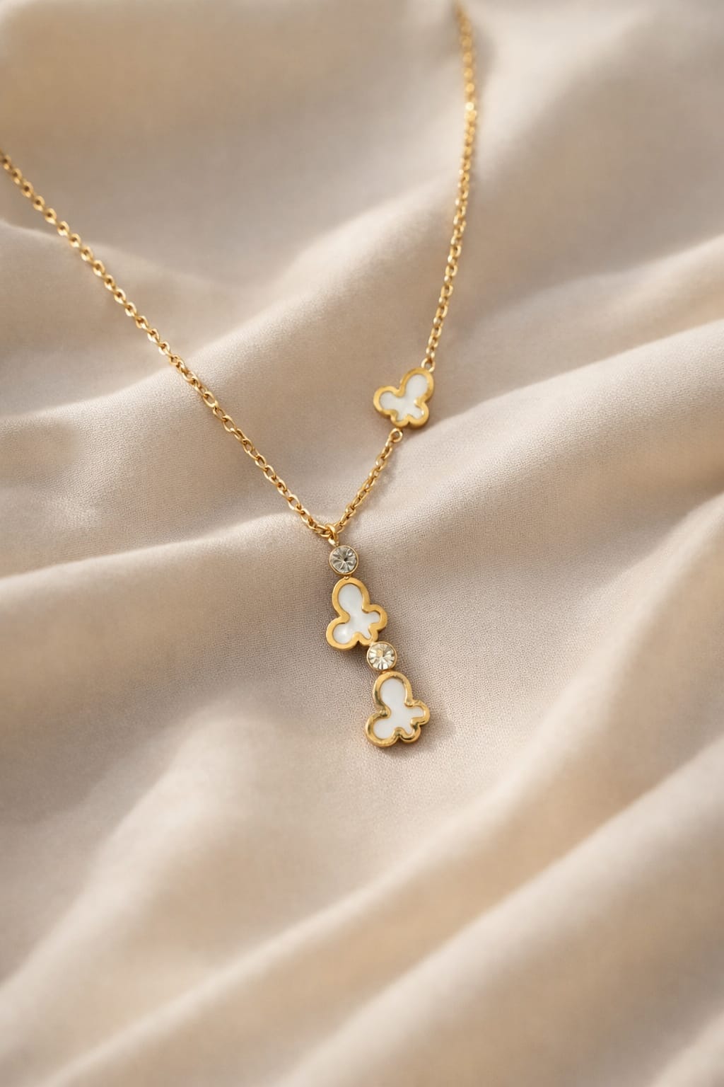 Gold Clover Pendant Necklace
