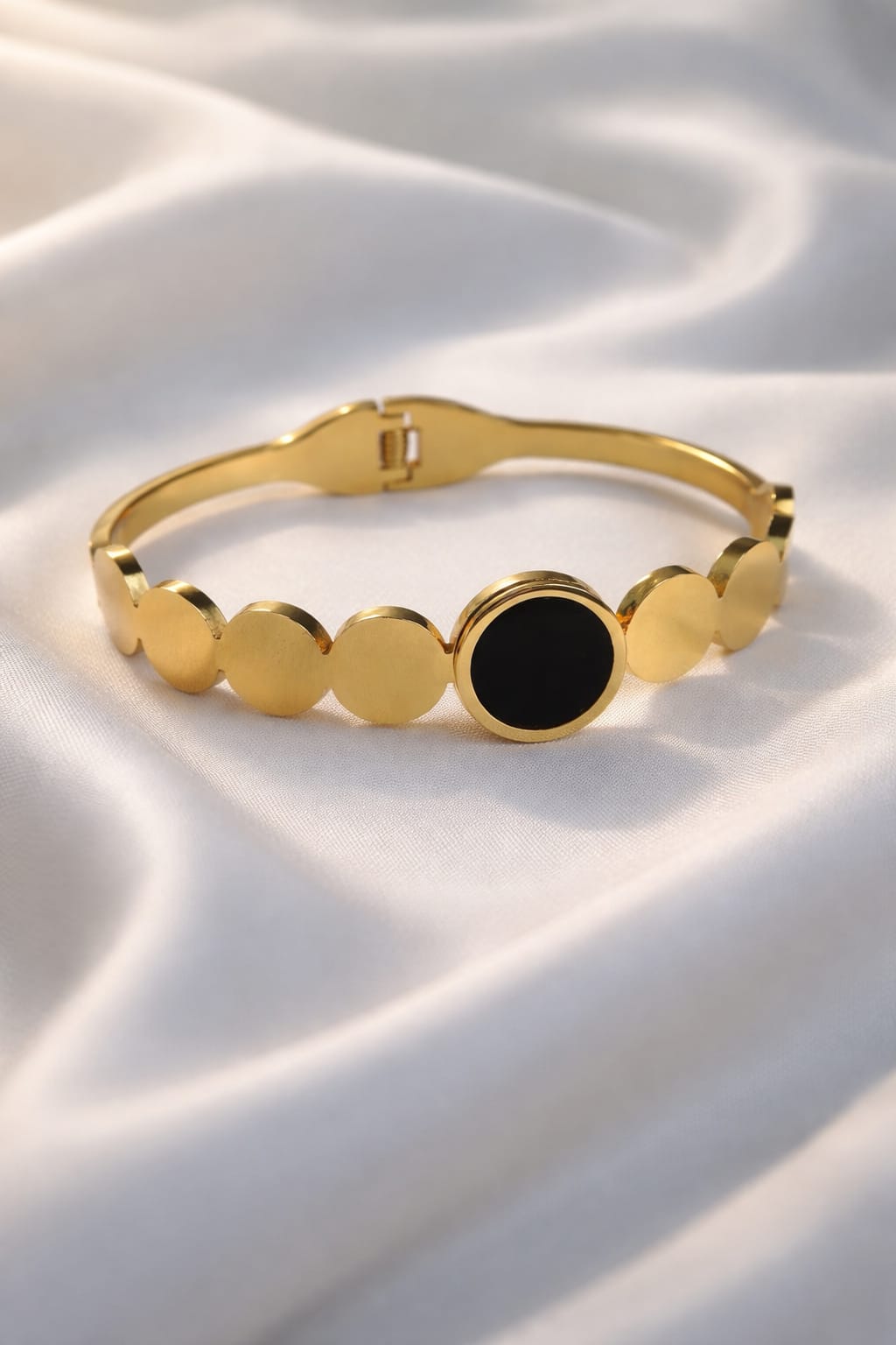 Gold Circle Bracelet