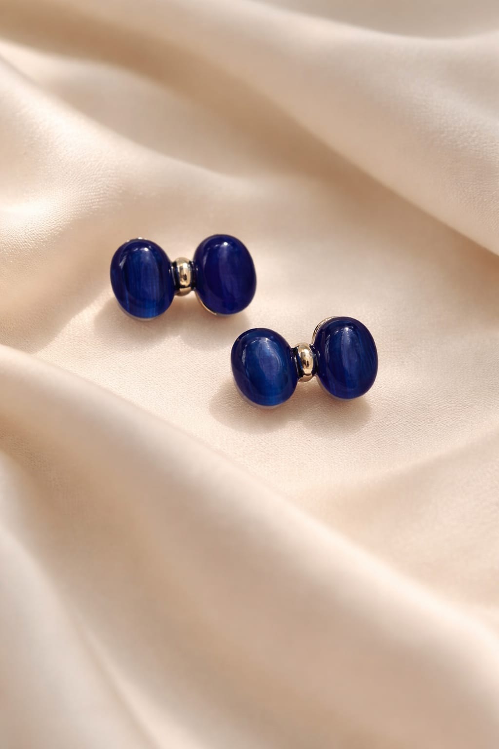 Bow Pearl Stud Earrings