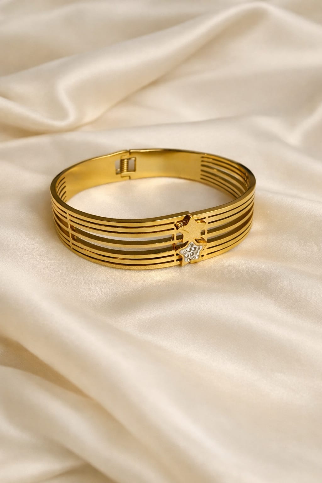 Elegant Gold Bracelet