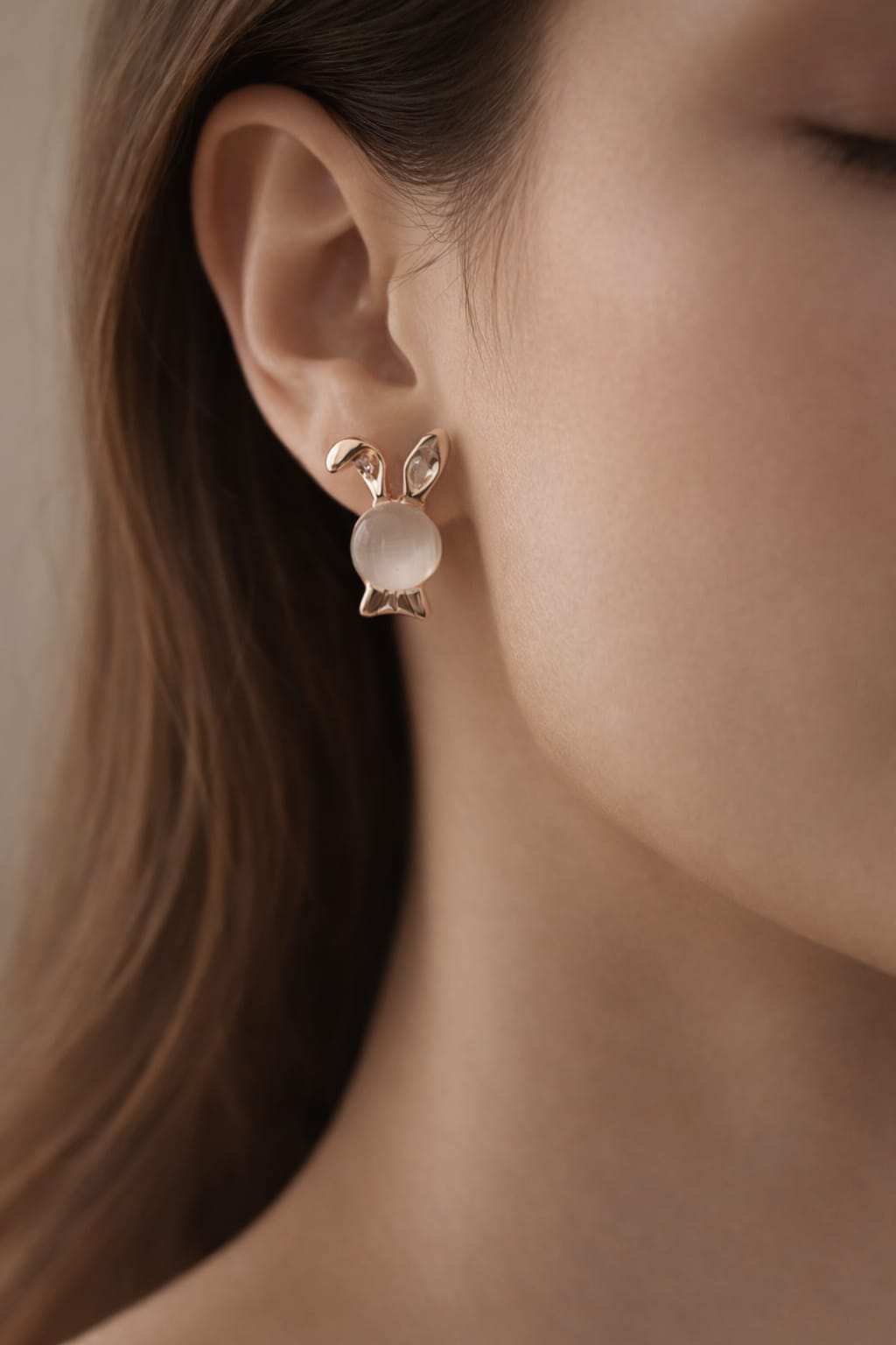 Elegant Bunny Stud Earrings