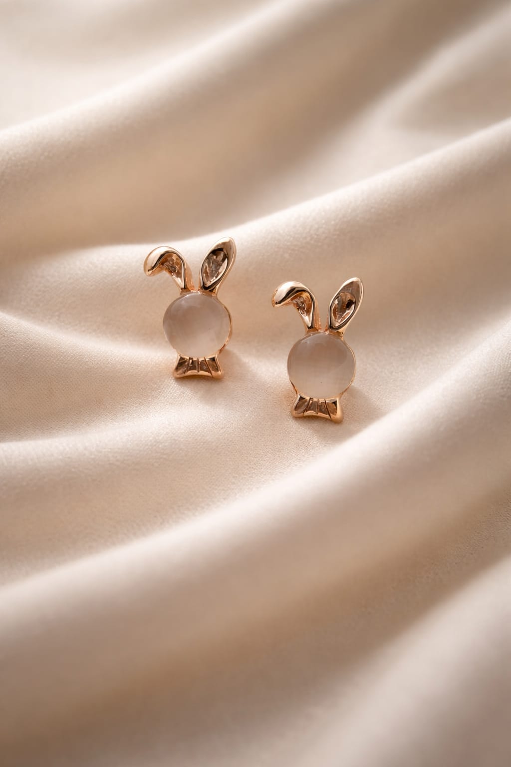 Elegant Bunny Stud Earrings
