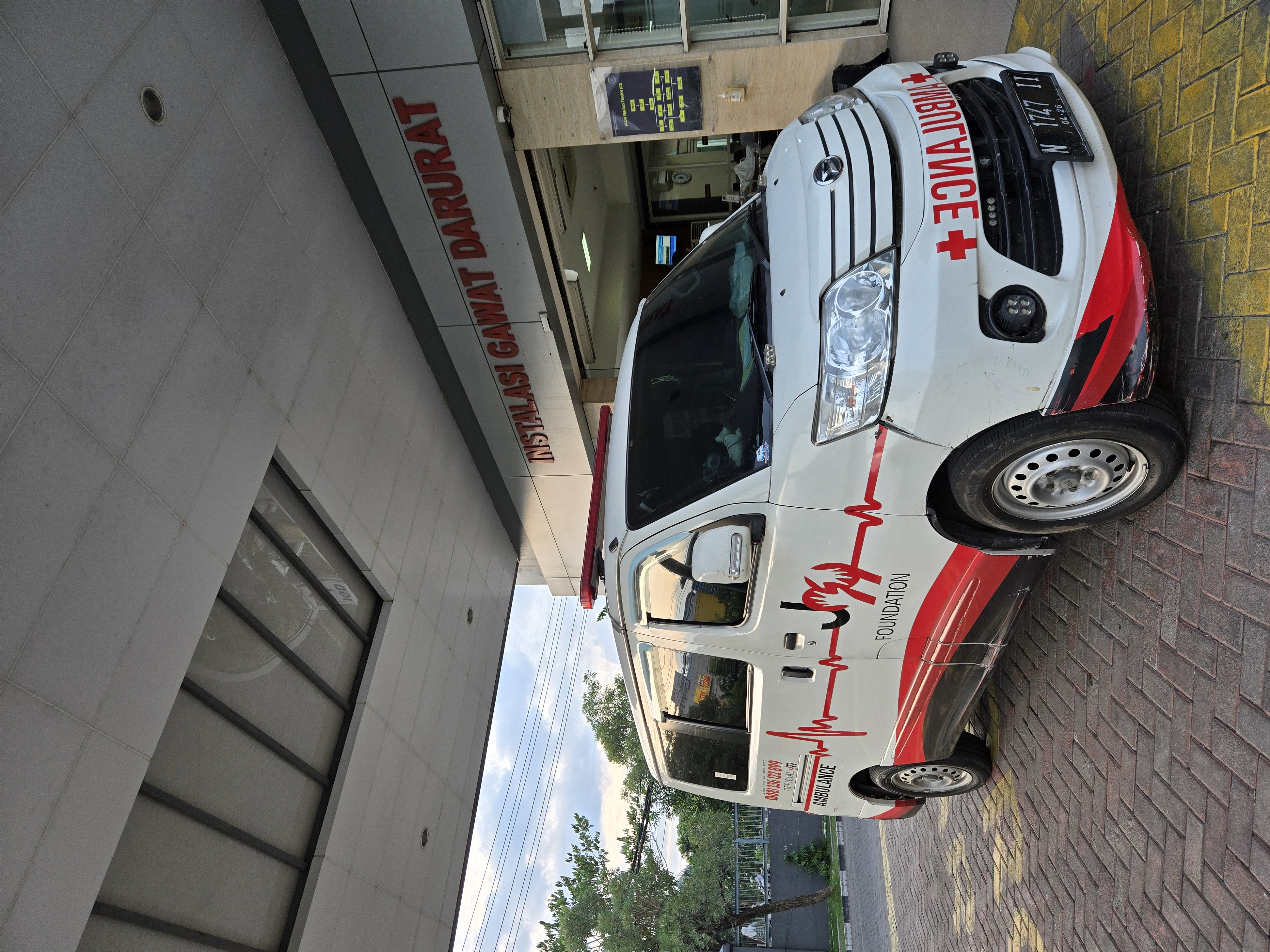 Ambulans Luxio X khusus Luar Kota