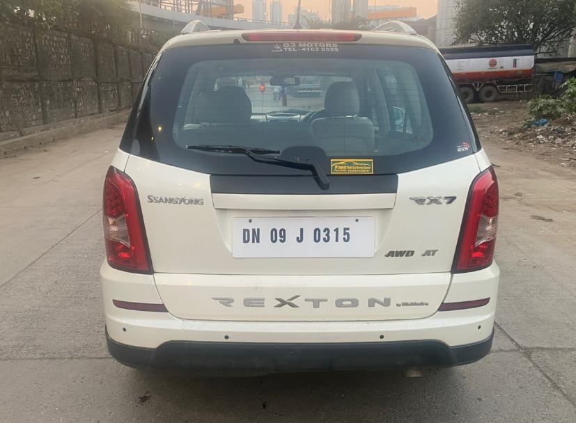 Mahindra Rexton RX7