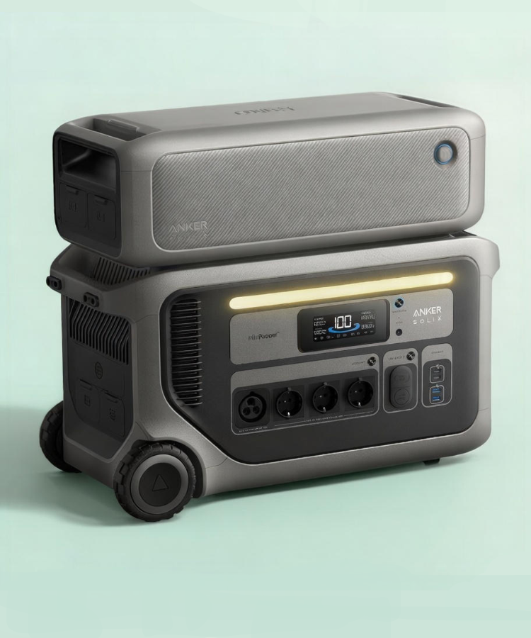 Anker SOLIX F3000 Portable Power Station Bundle