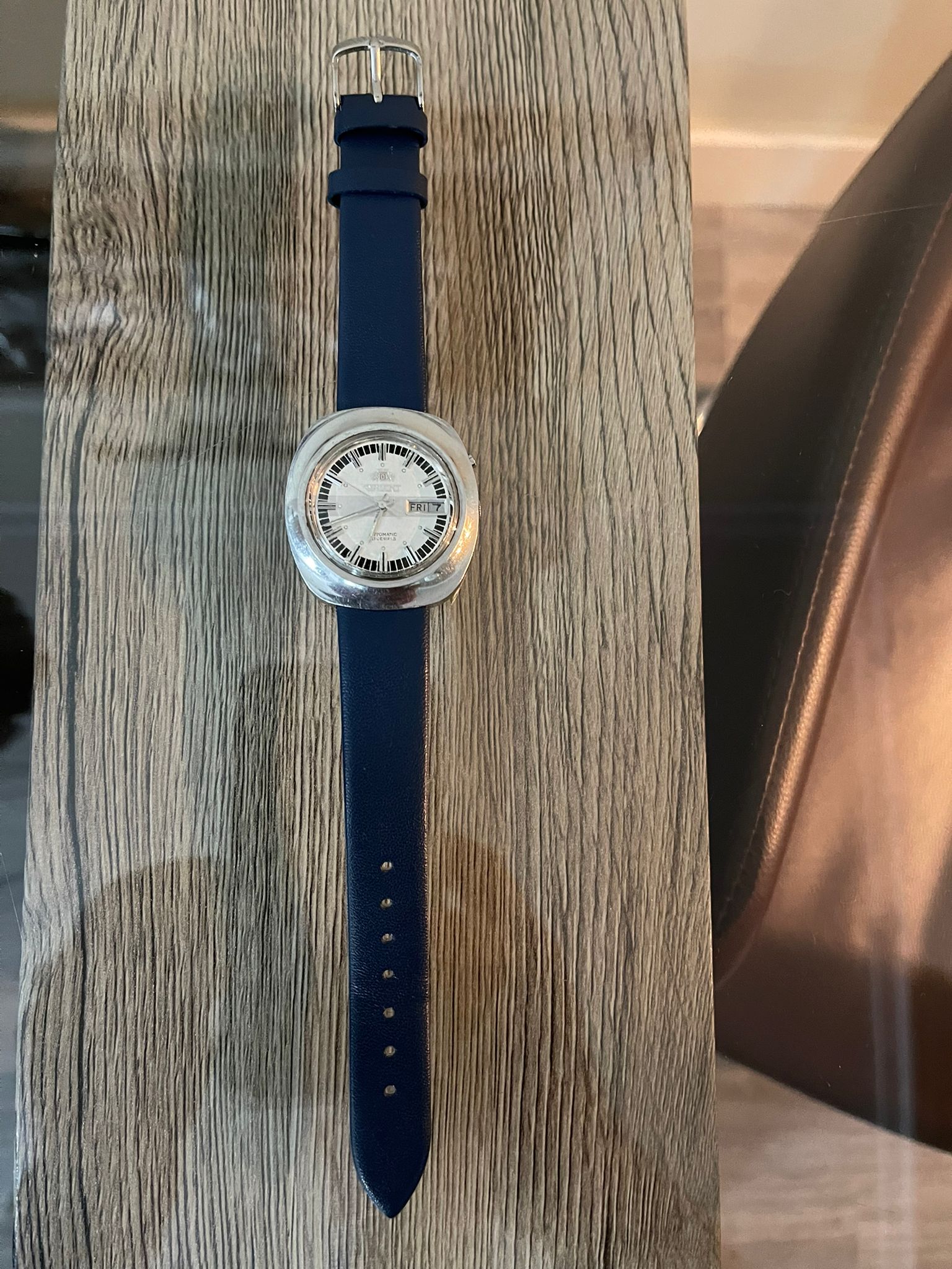 ORIENT UFO 39 mm Automático