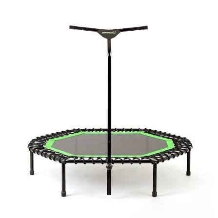Trampolín fitness con barra de apoyo