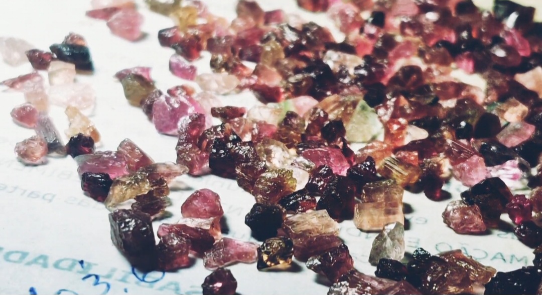 Turmalinas Verdes Brutas