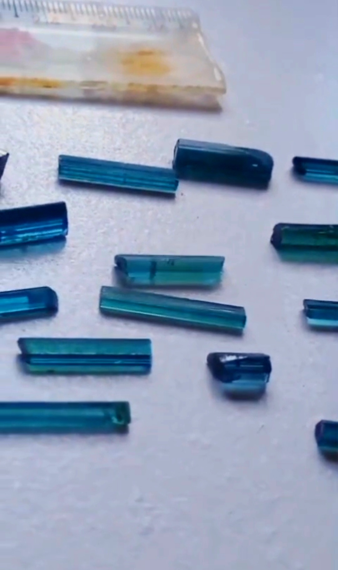 Turmalinas Azuis em Bruto