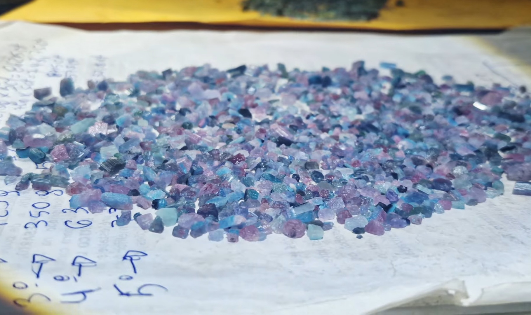 Pedras preciosas brutas