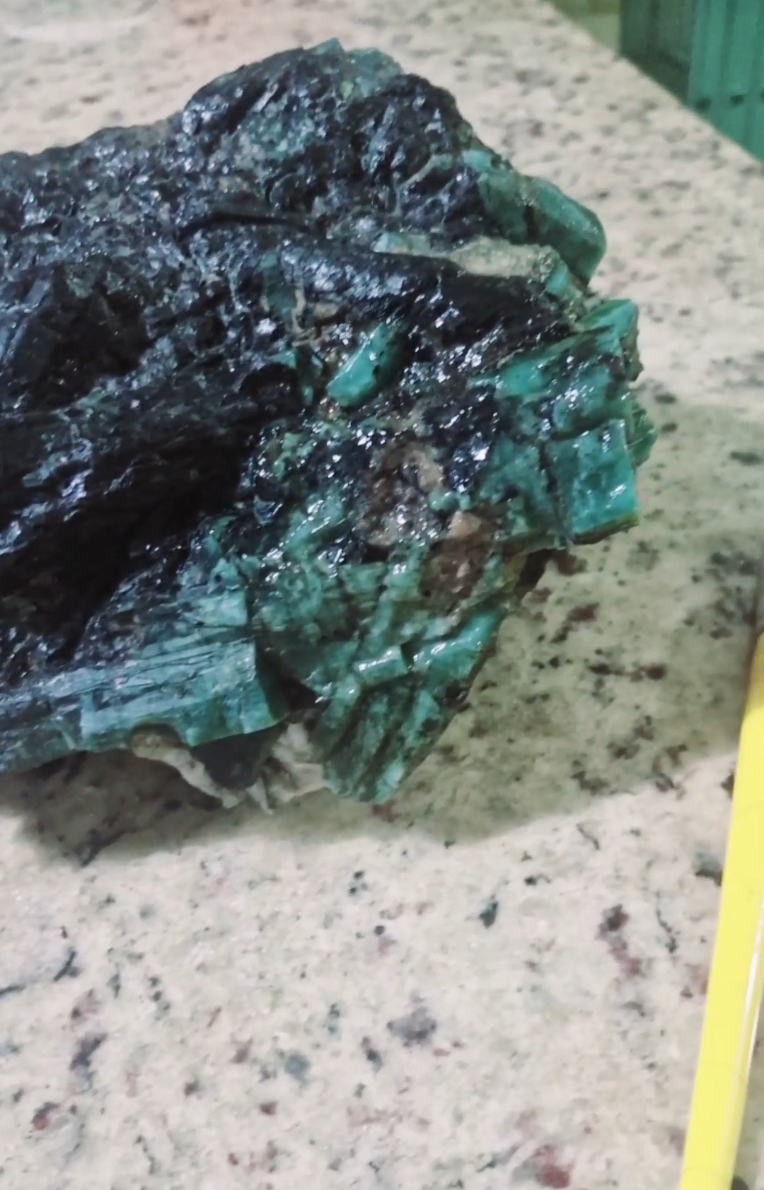 Pedra de Esmeralda Bruta