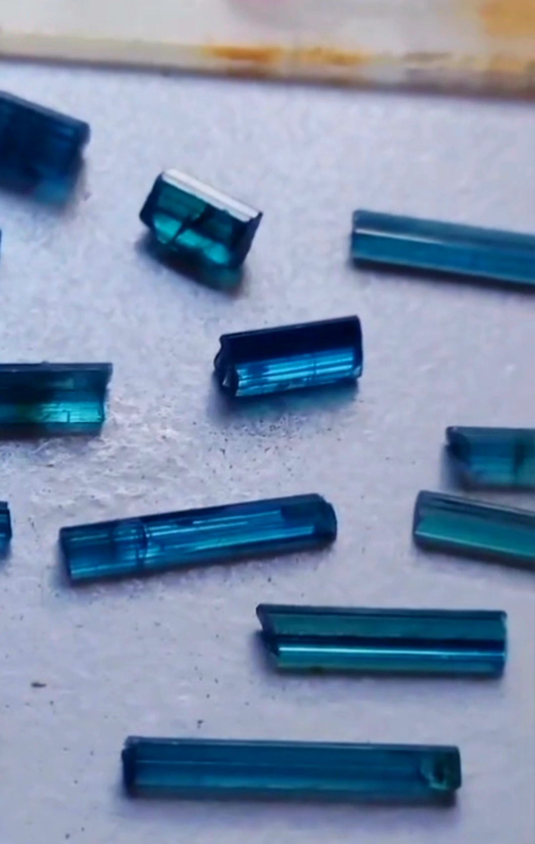 Turmalinas Azuis em Bruto