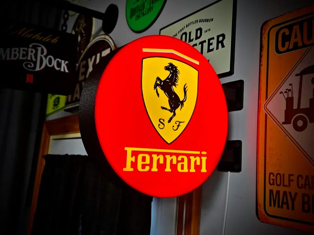 Insegna Luminosa Ferrari