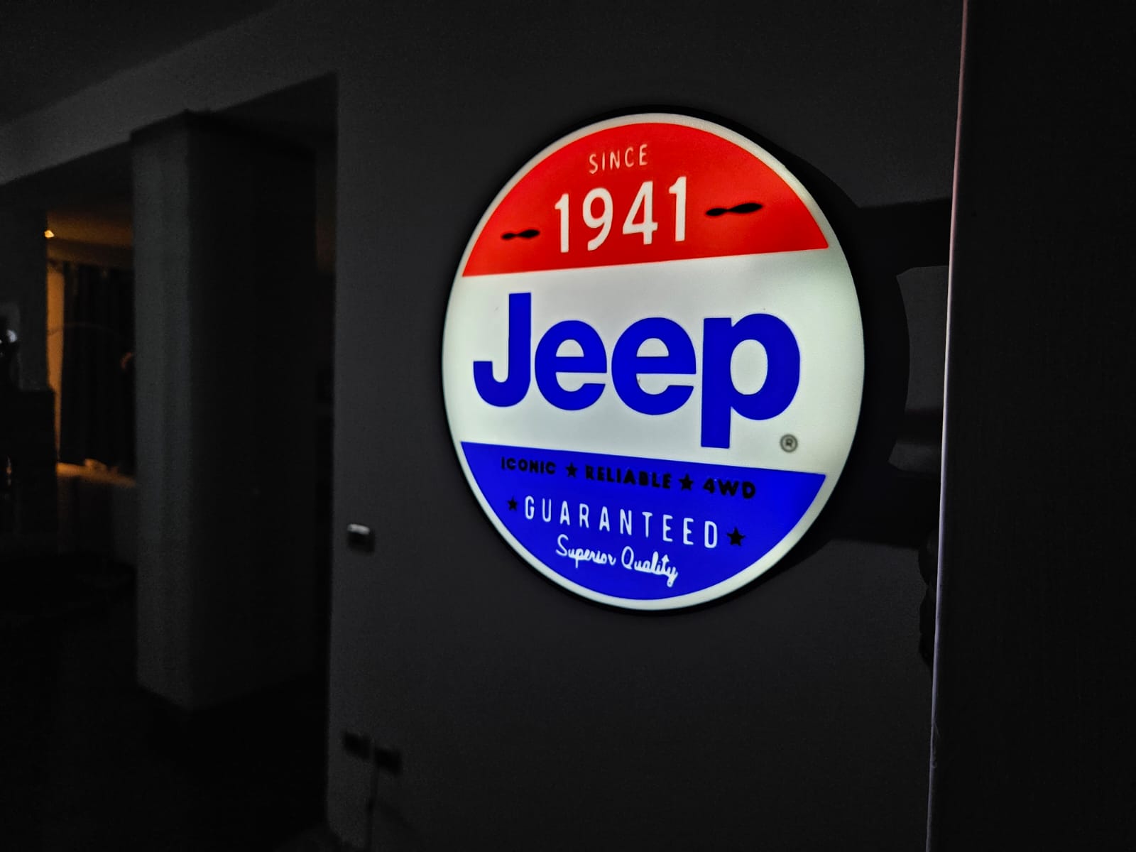 Insegna luminosa Jeep
