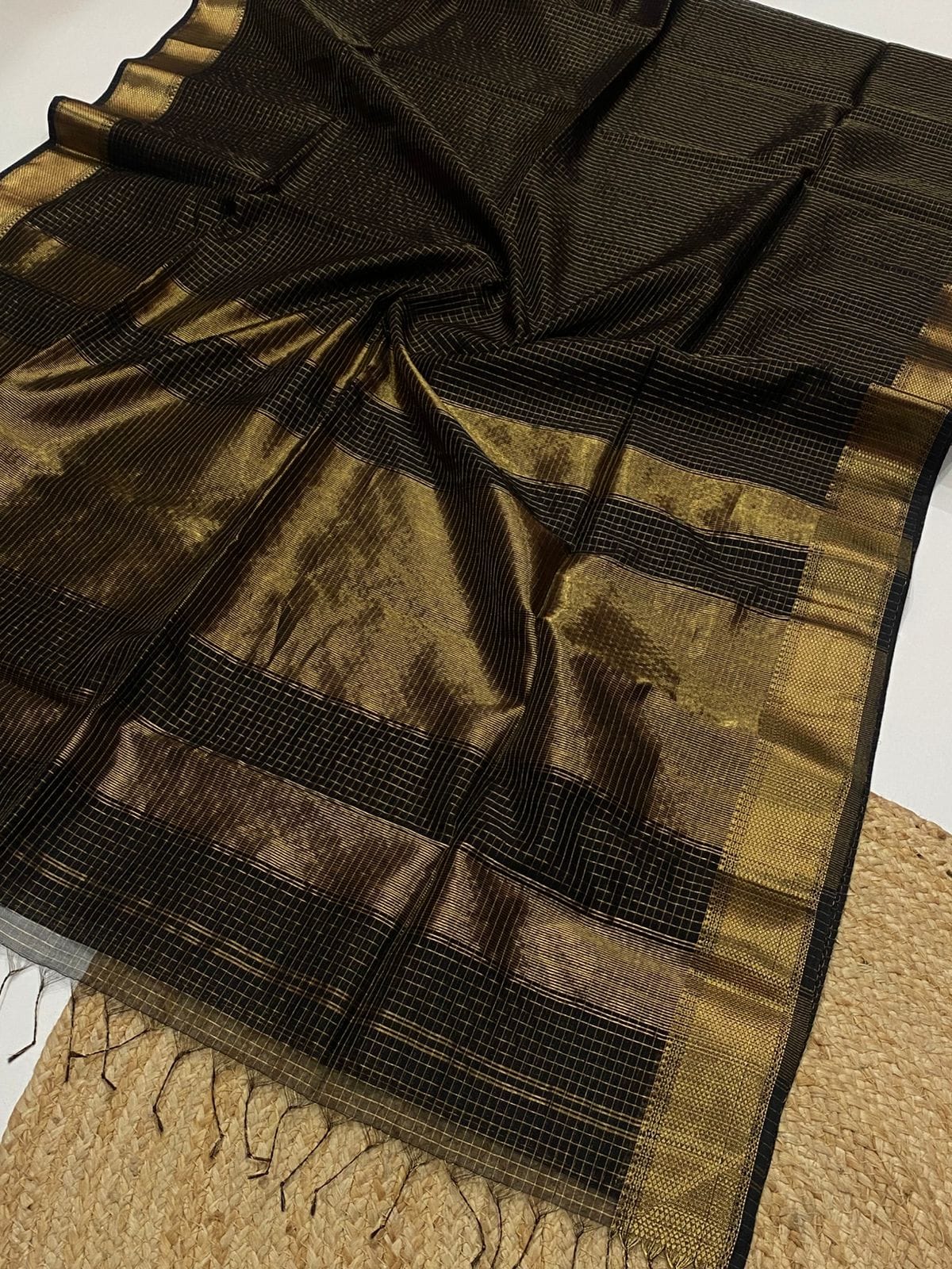 Maheshwari handloom zari border all over checks Sarees 3500/- + Shipping