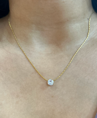 Gold Chain Necklace with Solitaire Pendant