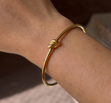Gold Knot Bracelet