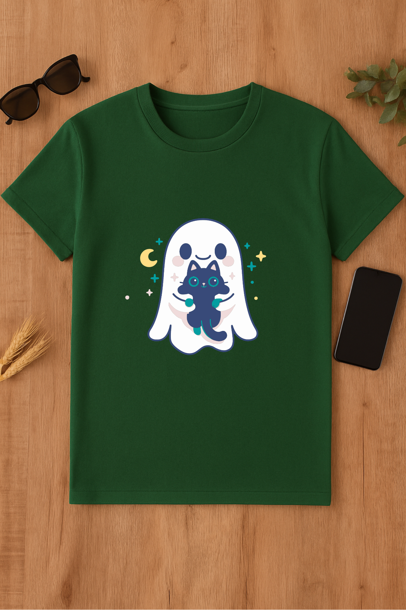 Camiseta verde con diseño de fantasma y gato