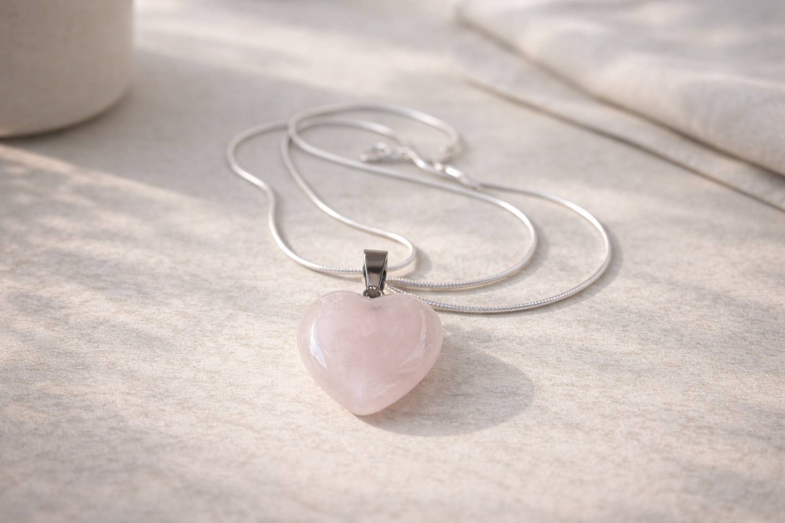 Colier Misterul Roz – Pandantiv Unicat pentru Suflet